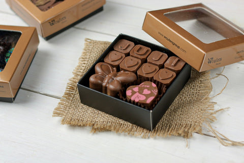 Small Box of Chocolate Letters بوكس صغير احرف  مع اختيار النكهات